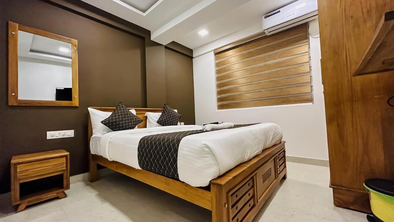 Emerald Inn Kochi Esterno foto
