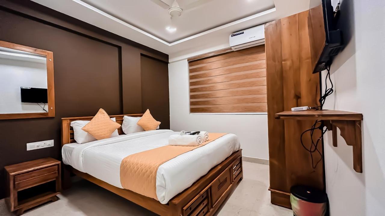Emerald Inn Kochi Esterno foto