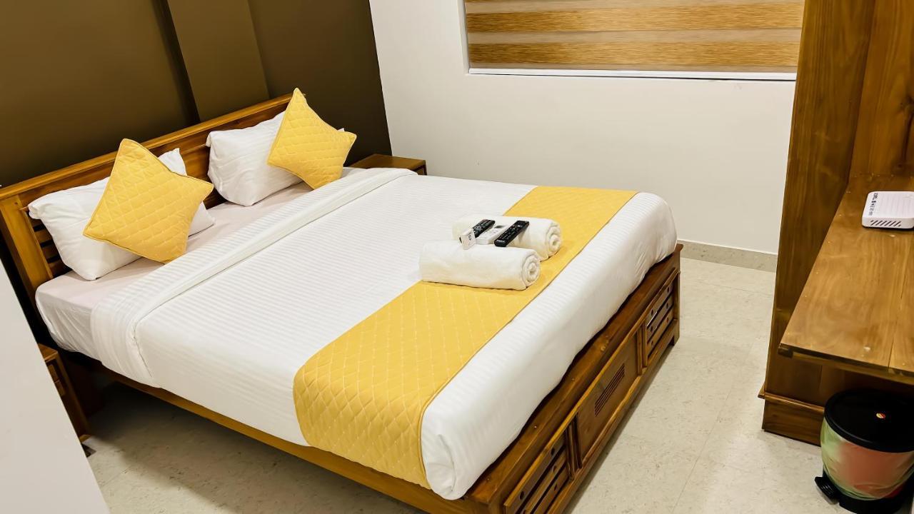 Emerald Inn Kochi Esterno foto