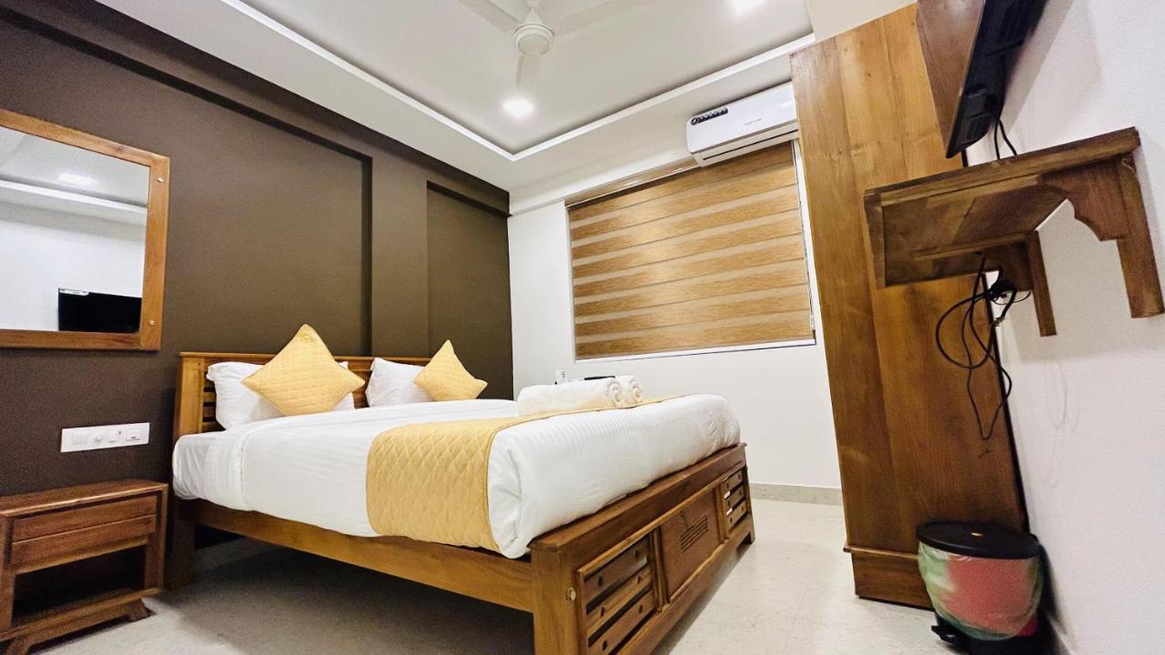 Emerald Inn Kochi Esterno foto