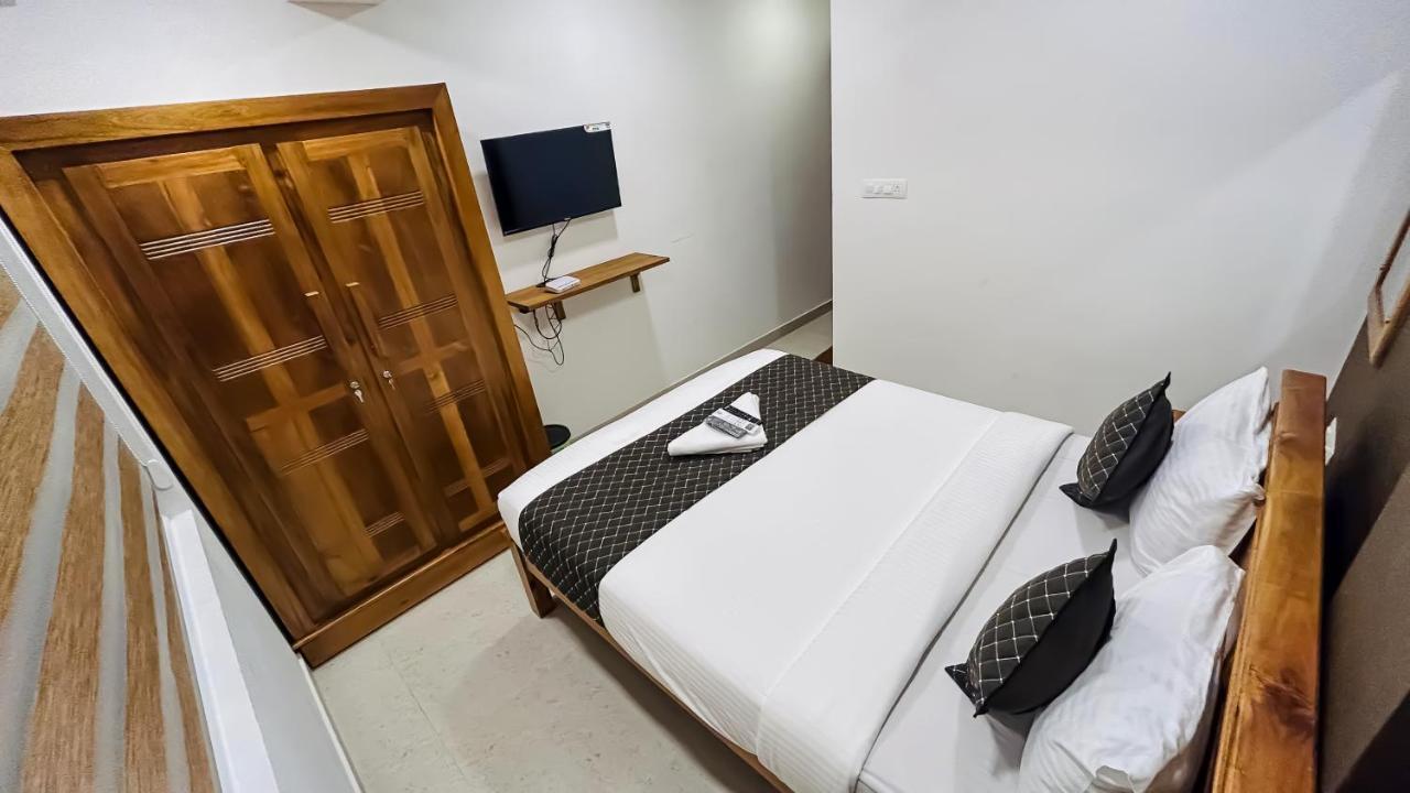 Emerald Inn Kochi Esterno foto