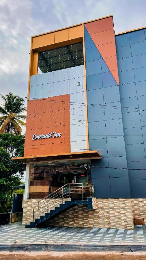 Emerald Inn Kochi Esterno foto